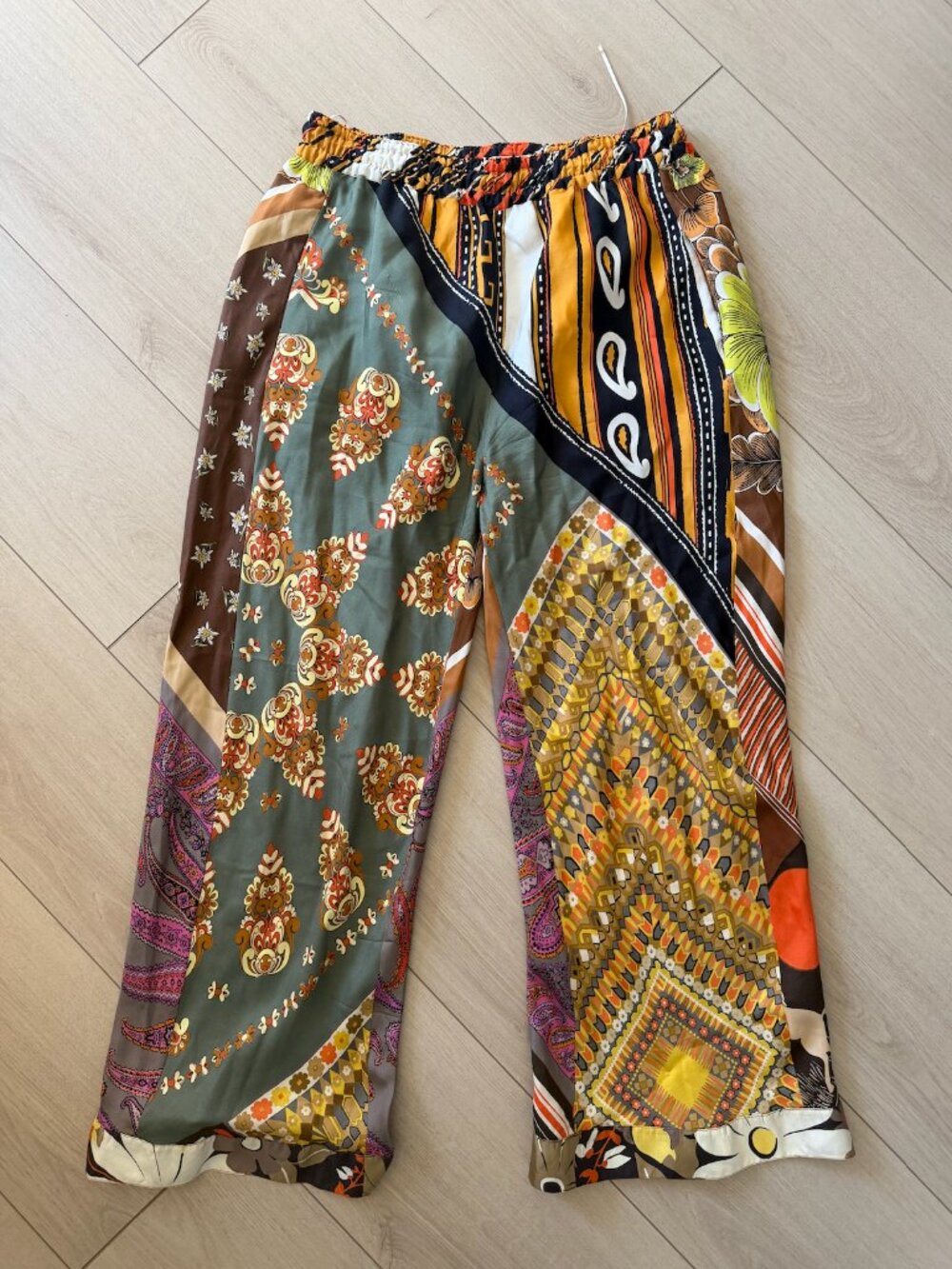 Chloe Multicolor Pants
